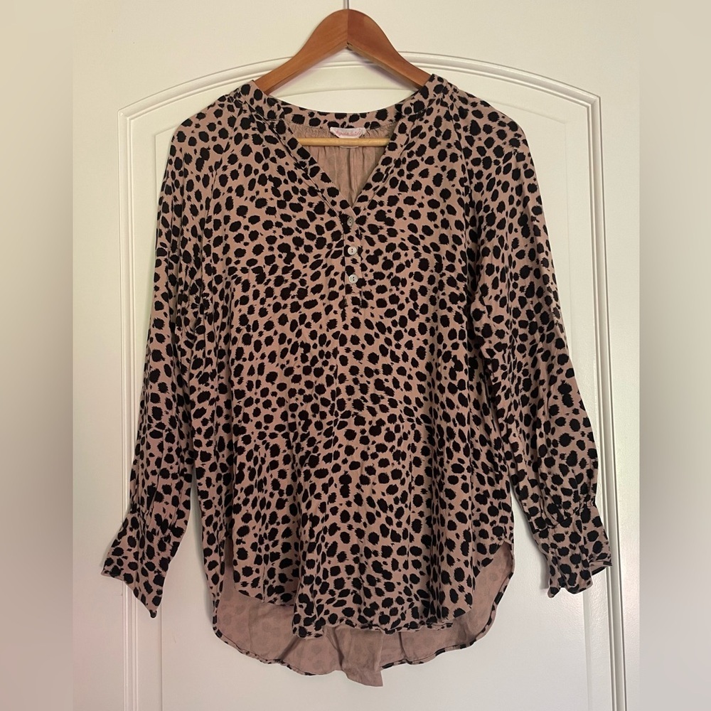 Ingrid & Isabel Maternity Nursing Top Leopard Animal Print V-Neck Blouse